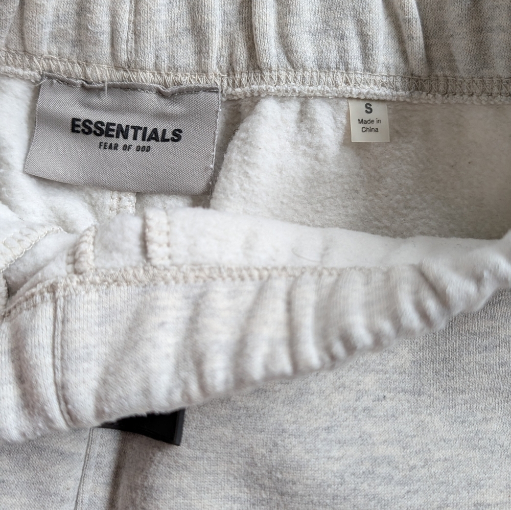Fear Of God Essentials Oatmeal Sweatpants Small - Picture 3 of 5